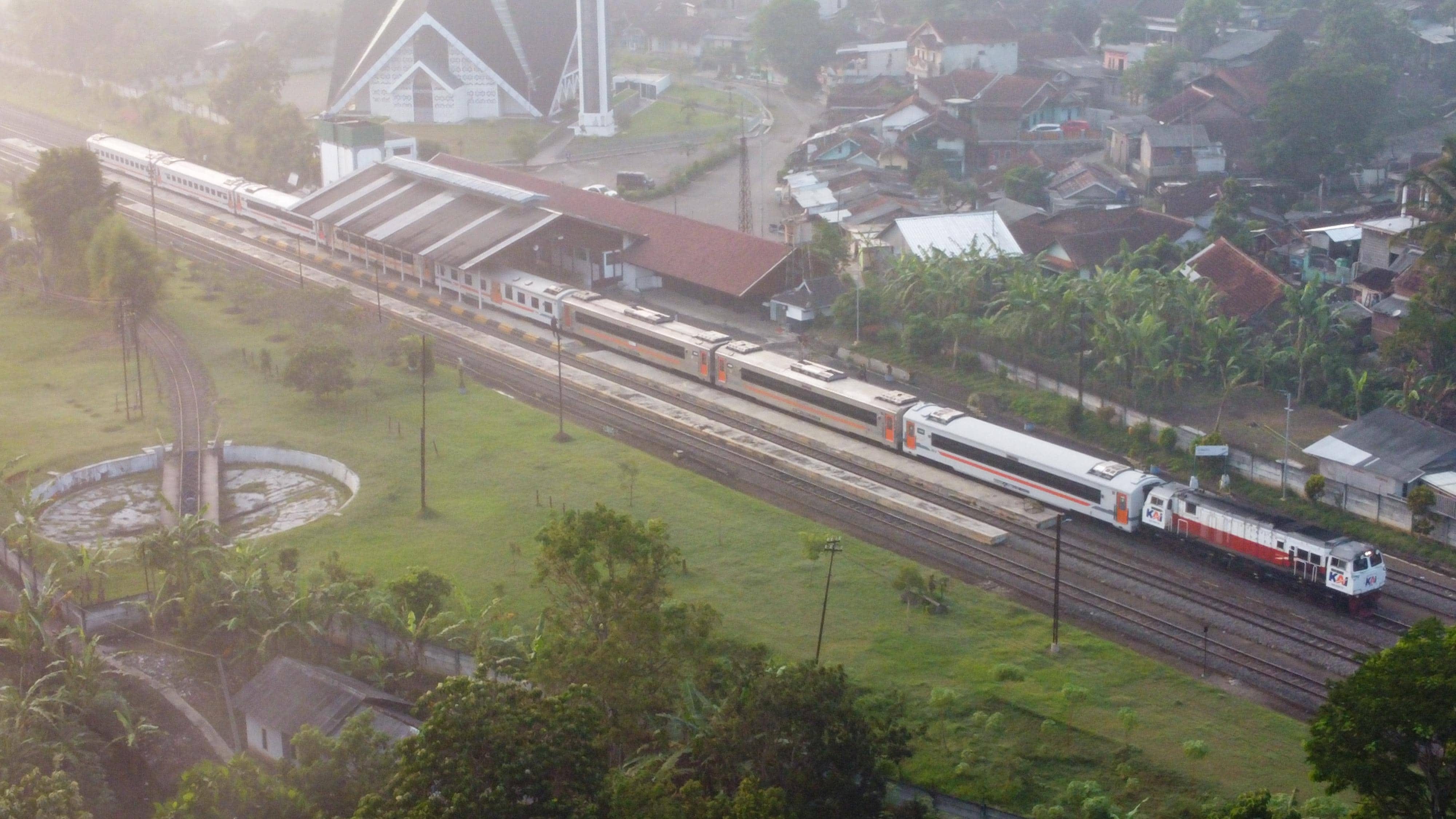 2,2 Juta Penumpang: Pertumbuhan Pesat KA Cikuray sebagai Andalan Mobilitas Garut-Jakarta