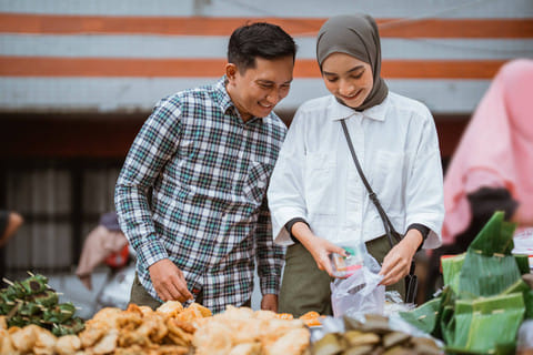 Analisis 6 Jenis Kemasan Takjil yang Berisiko bagi Kesehatan Saat Ramadan