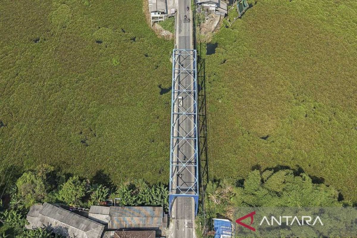 Analisis Dampak Eceng Gondok di Sungai Citarum Cililin Bandung Barat