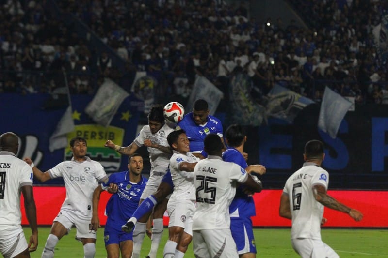 Analisis: Persib Bandung Imbang 0-0 Lawan Arema FC, Klasemen Tertekan