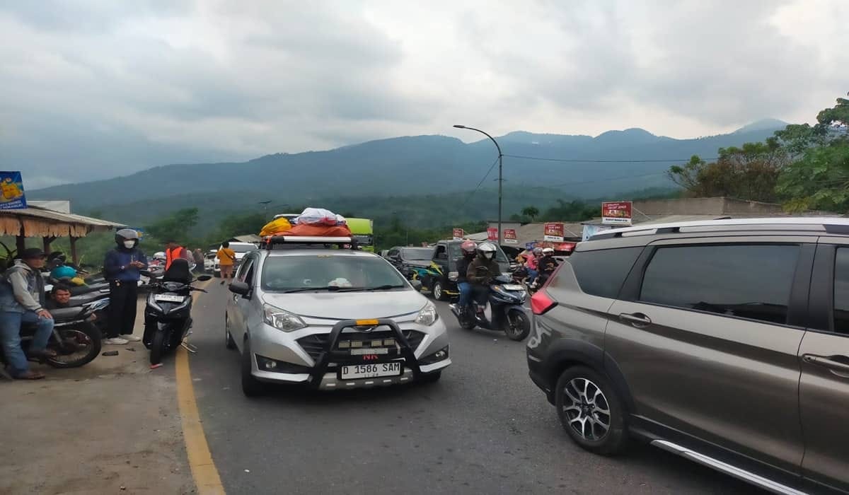 Arus Balik Lebaran 2026: Kemacetan 8 KM Lingkar Gentong Arah Bandung