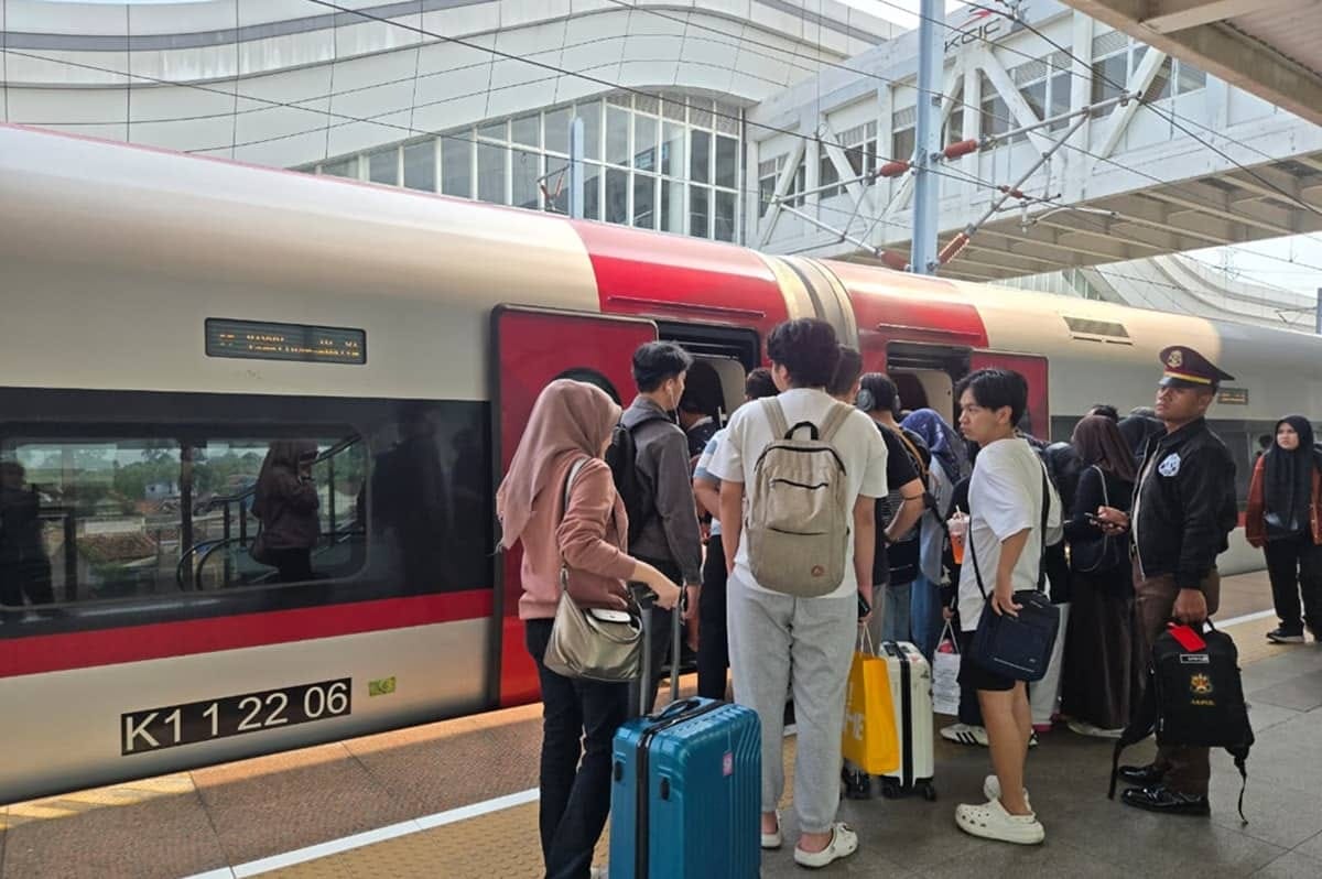 Arus Balik Long Weekend: Tiket Whoosh Bandung-Jakarta Ludes Ribuan, Imbauan KCIC