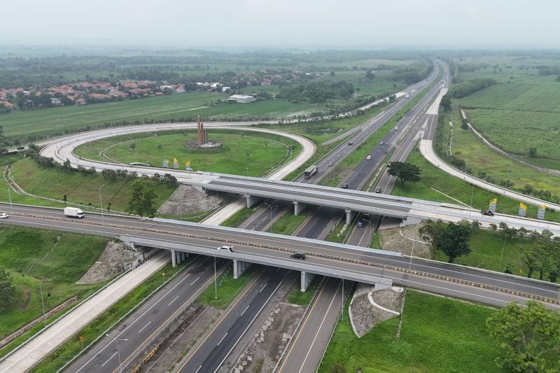 H-3 Natal 2025: Arus Kendaraan ke Cirebon Terpantau Landai, Belum Ada Lonjakan!