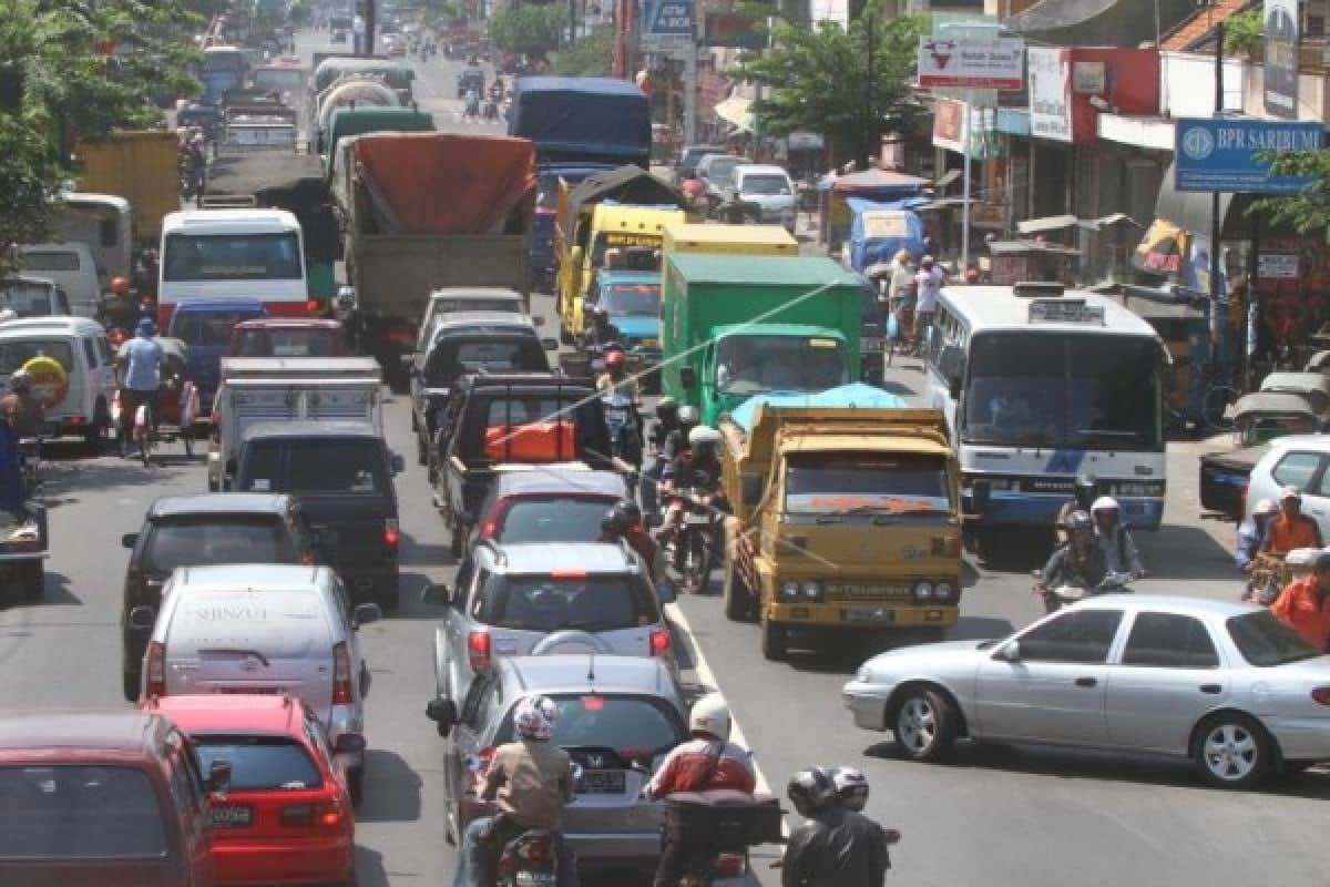 Arus Mudik H-7 Lebaran: Peningkatan di Pantura Cirebon, Lalu Lintas Lancar