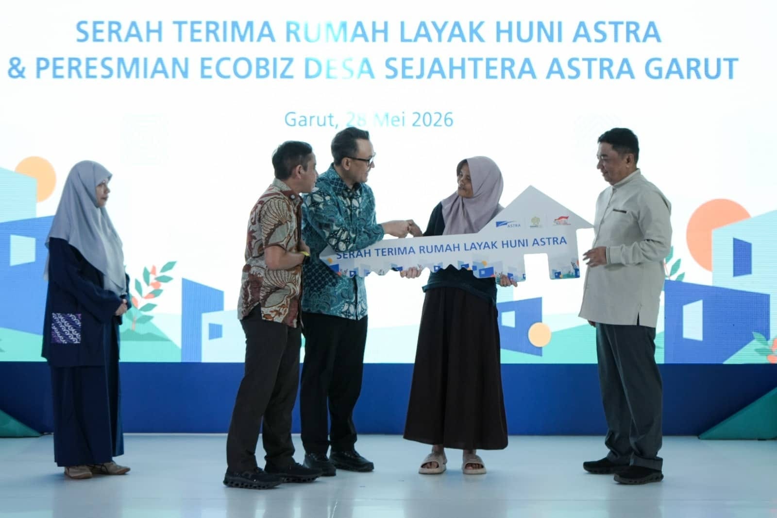 Astra Serahkan RLH dan Luncurkan EcoBiz Desa Sejahtera Garut