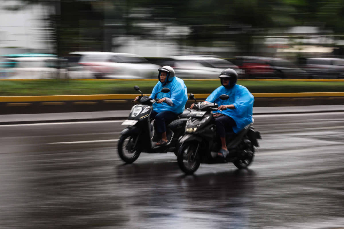 Update Cuaca BMKG 25 Des 2025: Waspada Hujan Jakarta-Bandung & Gelombang Tinggi!