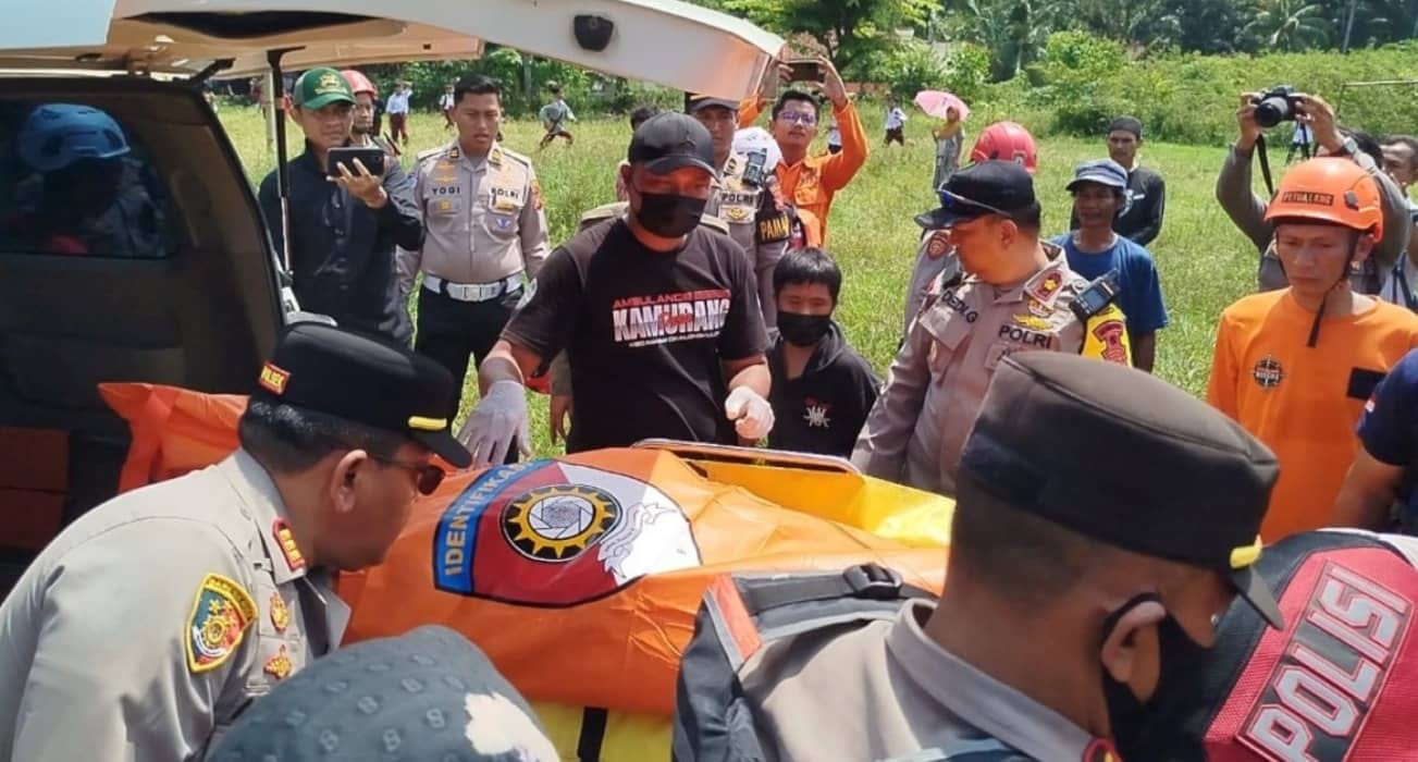 Banjir Cianjur: Pasangan Pemudik Terseret Arus, Ditemukan 30 Km Dari Lokasi