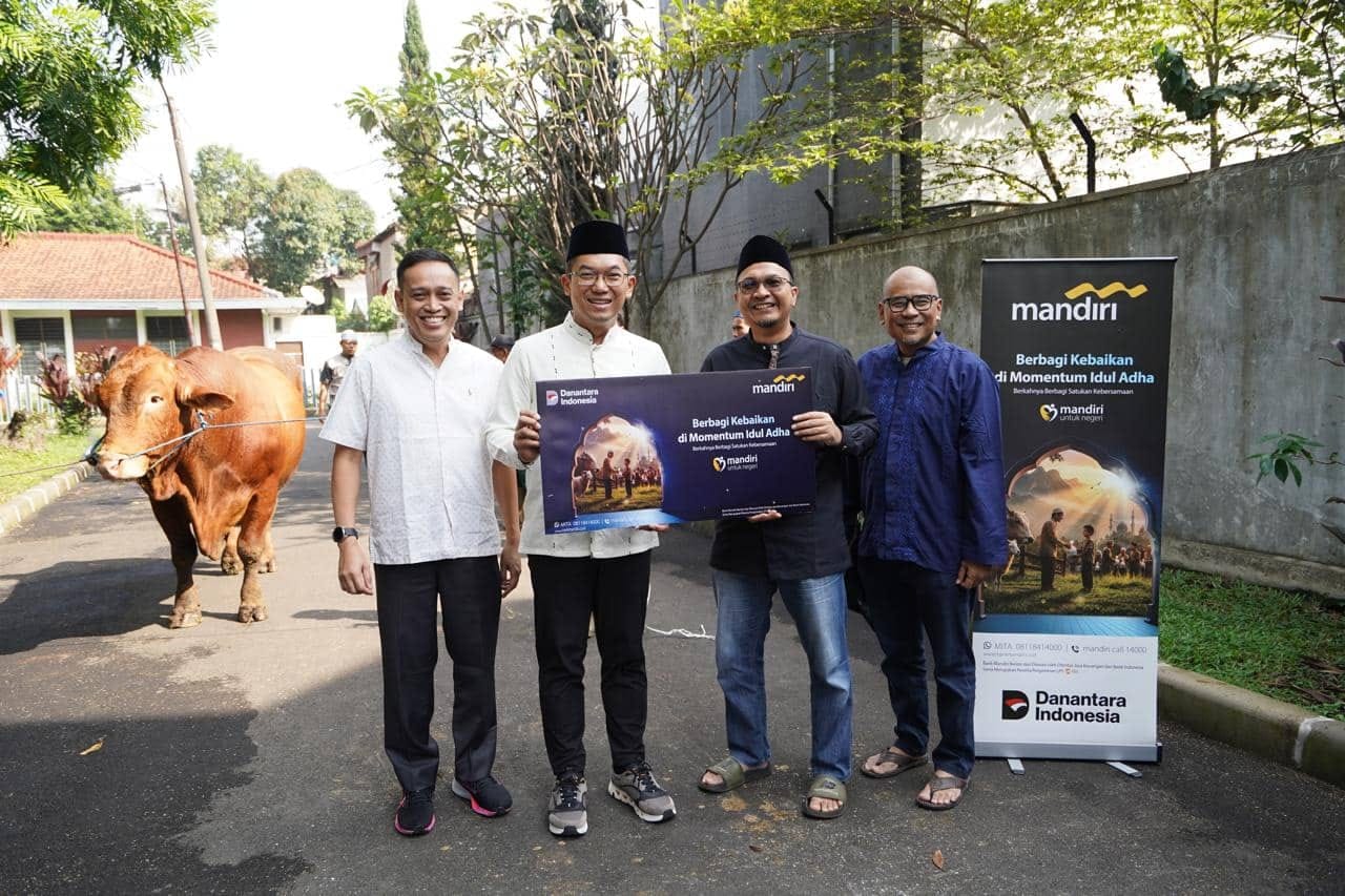 Bank Mandiri Jabar Bagikan 100 Hewan Kurban di Idul Adha 1447 H