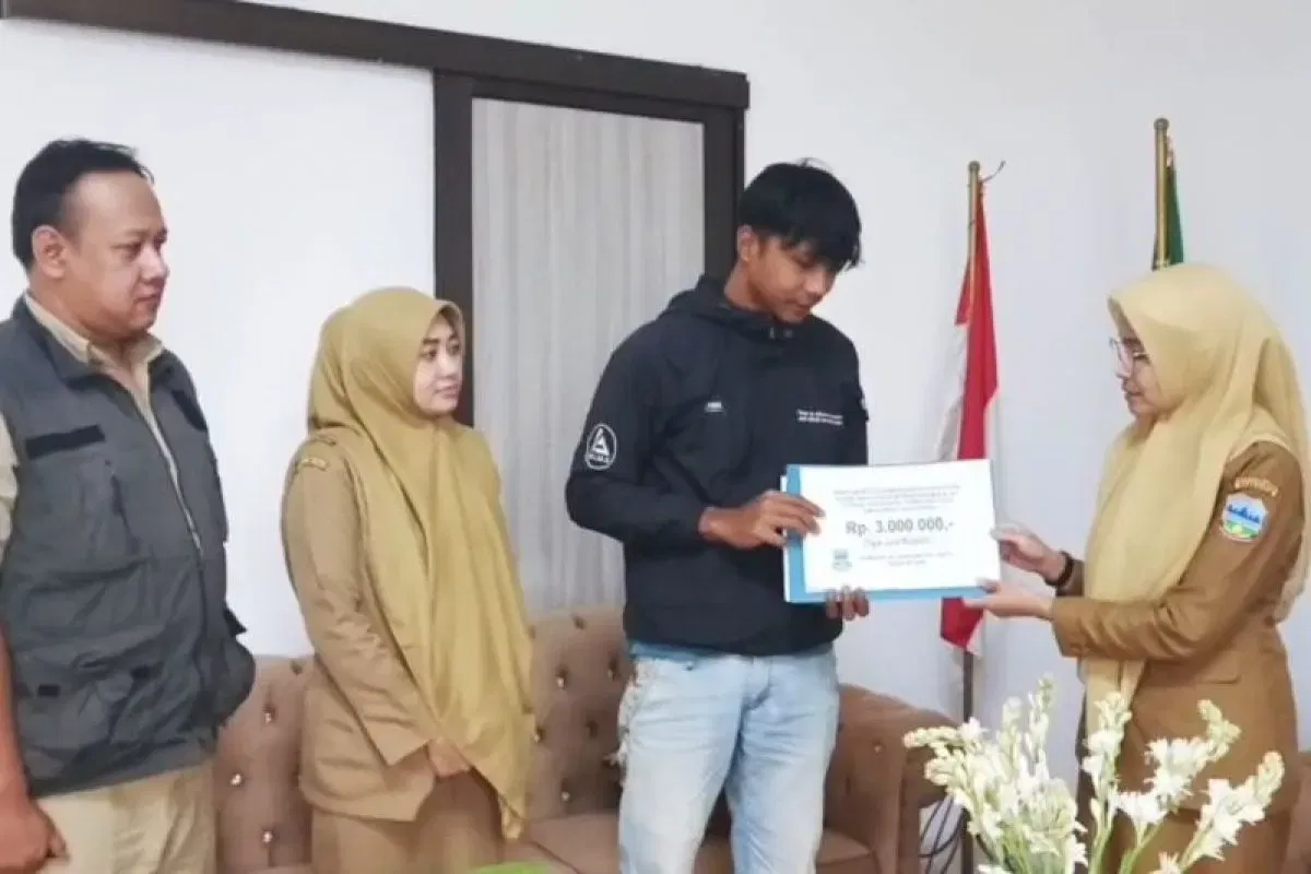 Bantuan Pemkab Garut untuk Warga Terlantar di NTT Kembali Pulang