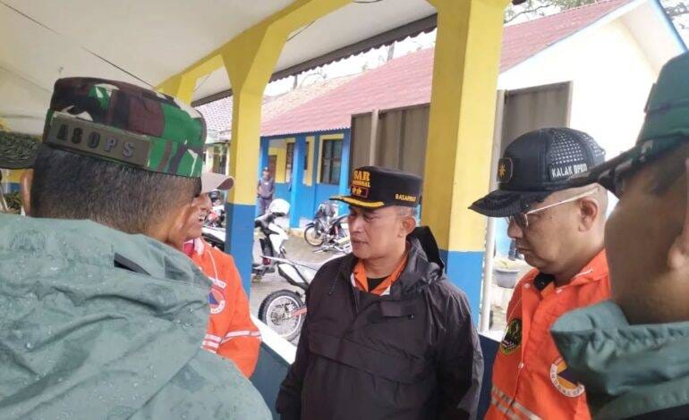 Basarnas: 82 Orang Masih Hilang dalam Longsor Pasirlangu, Pencarian Terkendala Medan dan Cuaca