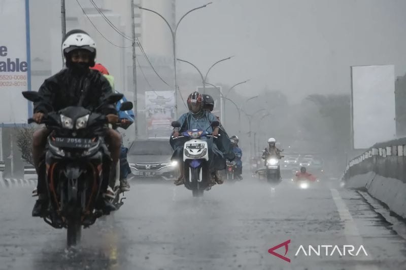 Waspada! Update Cuaca BMKG: Bandung dan Kota Besar Hujan Potensi Sedang Hari Ini