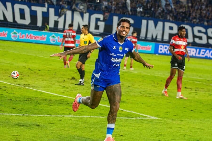 Bojan Hodak Bungkam Usai Persib vs Persebaya Imbang 2-2 di Liga BRI