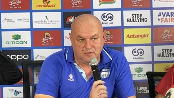 Bojan Hodak Tidak Berkomentar soal Wasit Laga Persib vs Persebaya 2-2