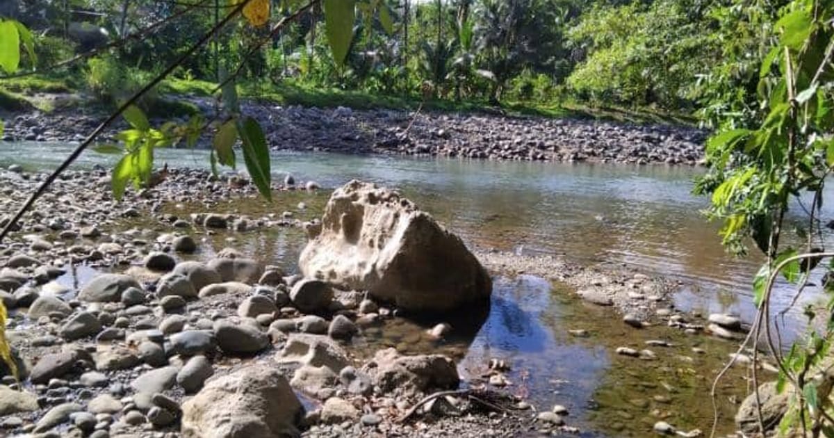 Bojonggambir Tasikmalaya Hadapi Krisis Air Bersih, Ratusan Warga Berharap pada Sungai Cikaengan