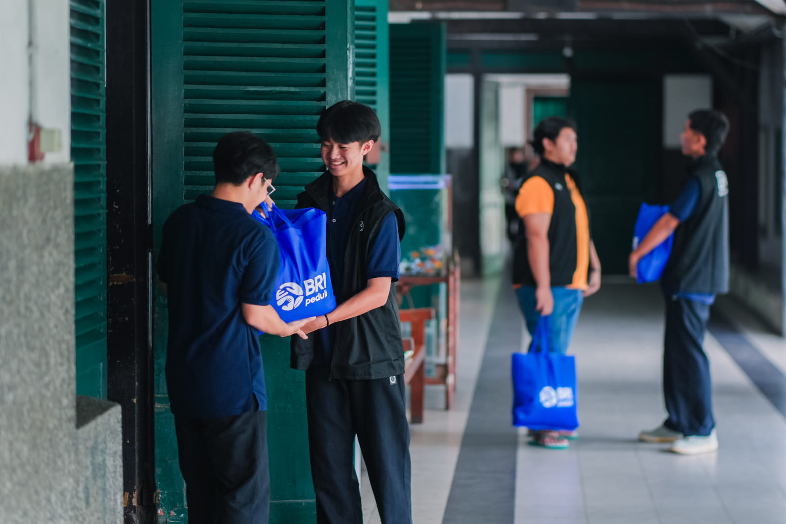 BRI Peduli Berikan 10.050 Paket Sembako untuk Umat Nasrani Paskah 2026