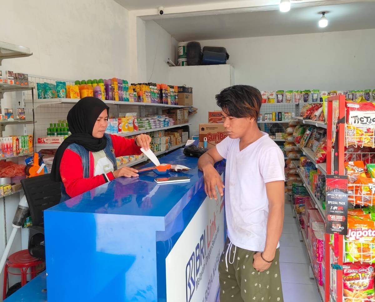 BRILink Agen di Merauke: Wanita Ini Bangkit Kembangkan Usaha