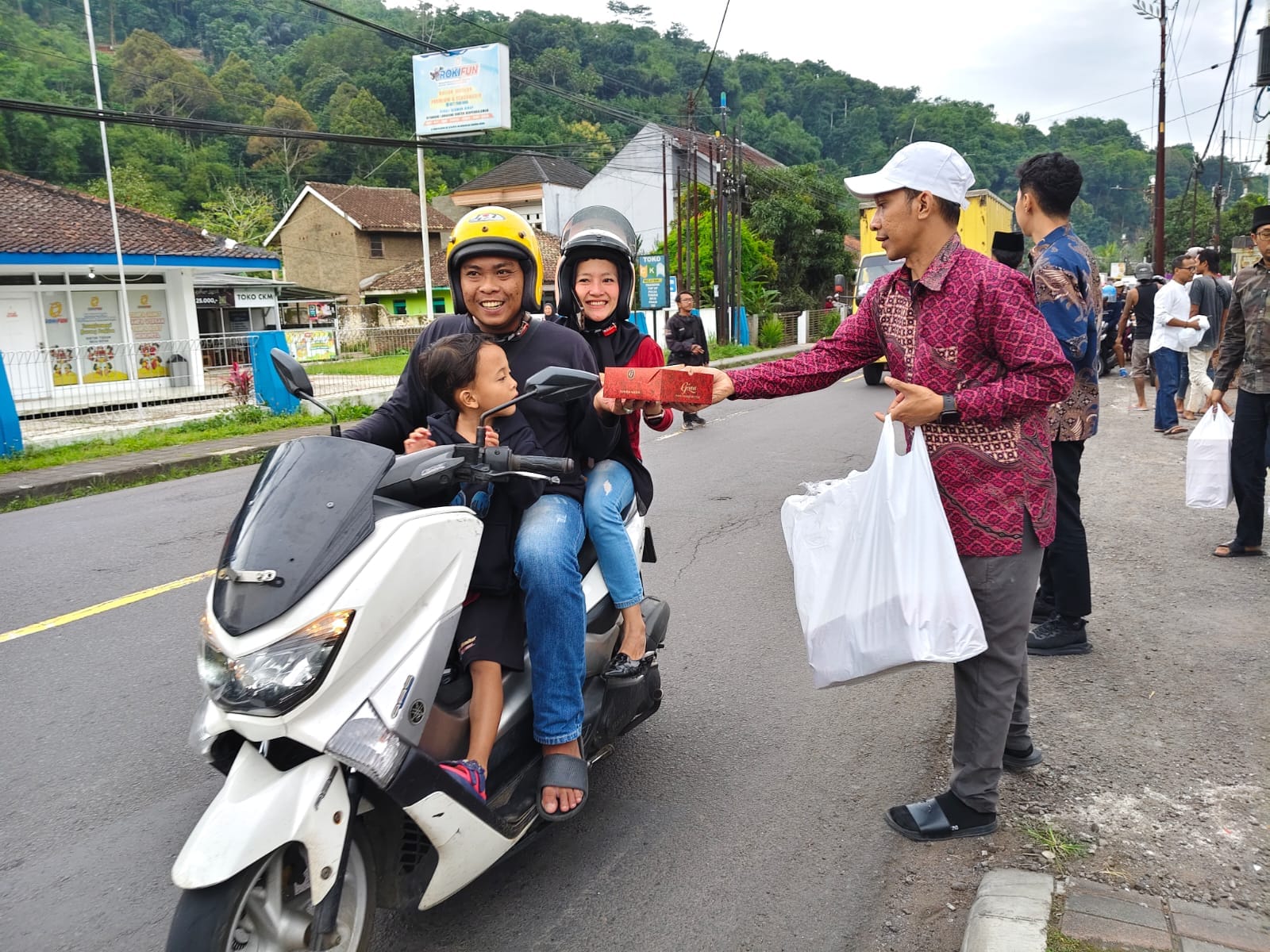 Bupati Sumedang Instruksikan Puskesmas Awasi Keamanan Takjil Ramadan