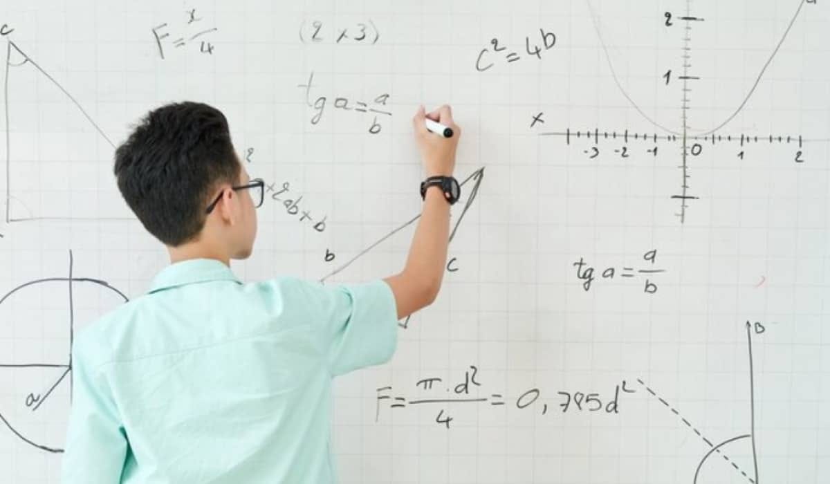 Cara Cepat Taklukkan Soal Matematika SMP: Kumpulan Rumus Sakti