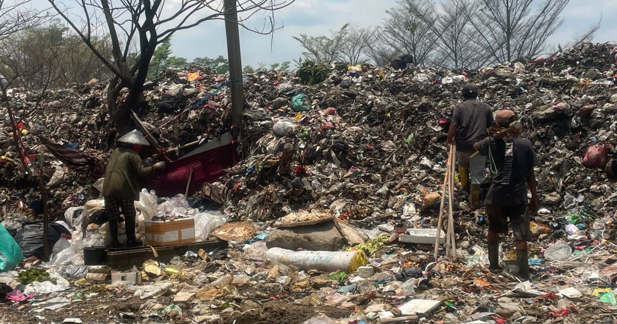 Cirebon Wajibkan Setiap Kelurahan Punya Bank Sampah Terpadu