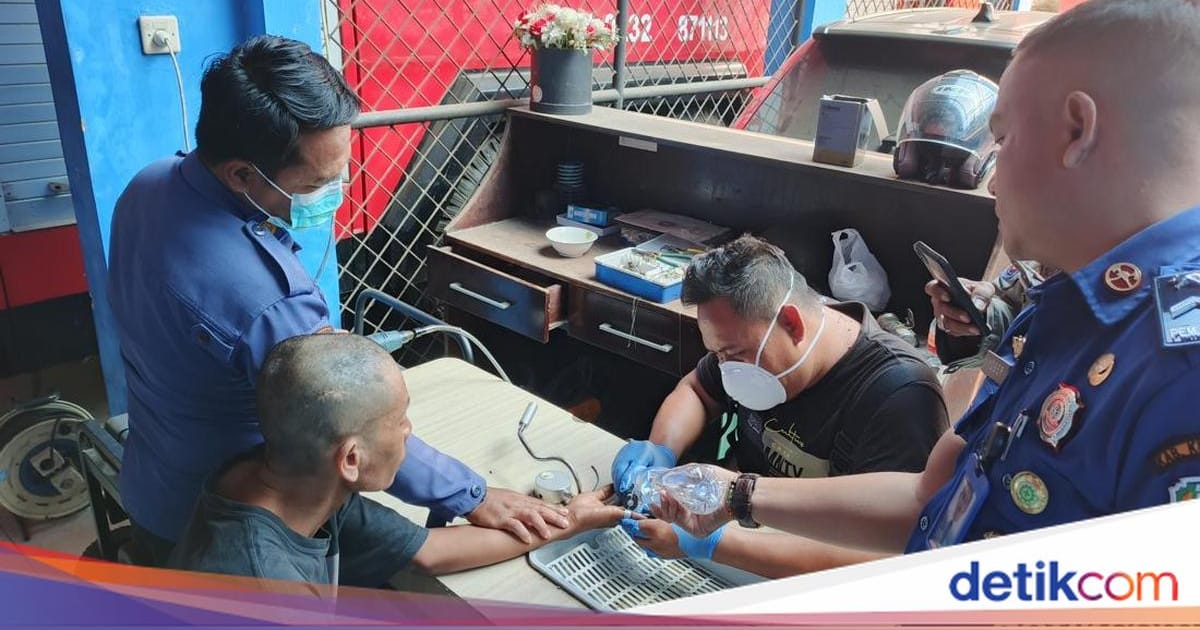 Damkar Kuningan Lepas Tiga Komponen Motor dari Jari ODGJ Asal Brebes