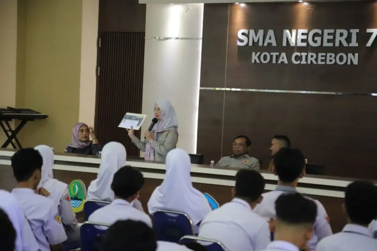 DPRD Jabar Gencarkan Pendidikan Demokrasi untuk Pelajar di Cirebon