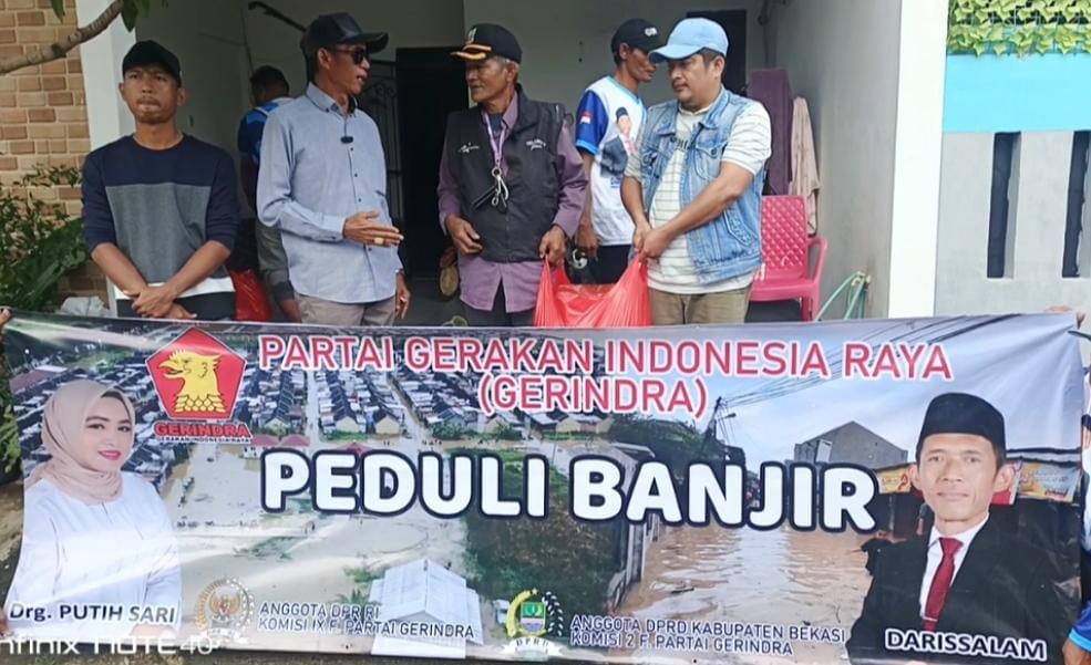 drg Putih Sari dan H. Darissalam Salurkan Bantuan untuk Korban Banjir Sukamekar Regency