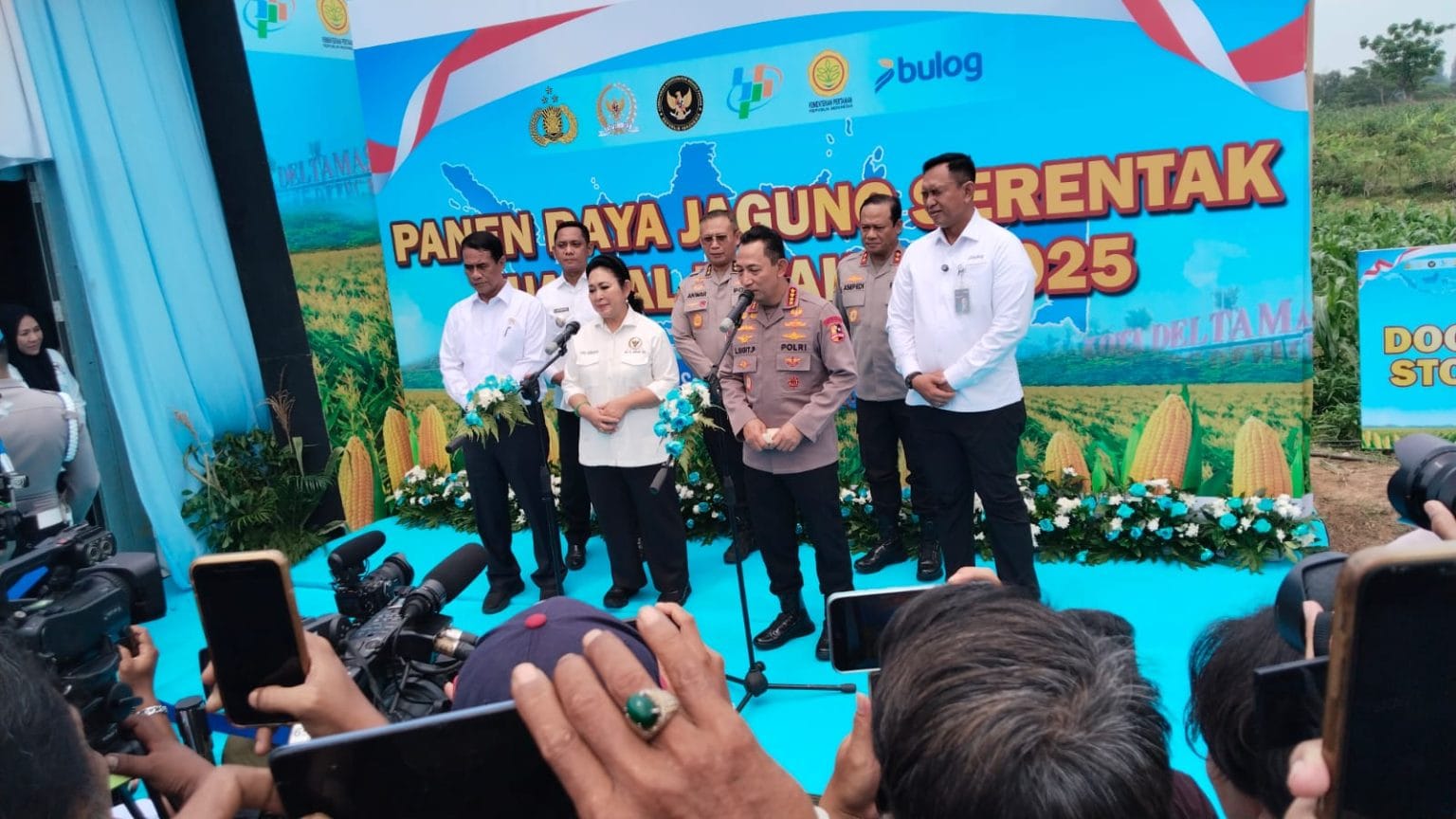 Dukungan Polri untuk Ketahanan Pangan: Panen Raya Jagung di Cikarang