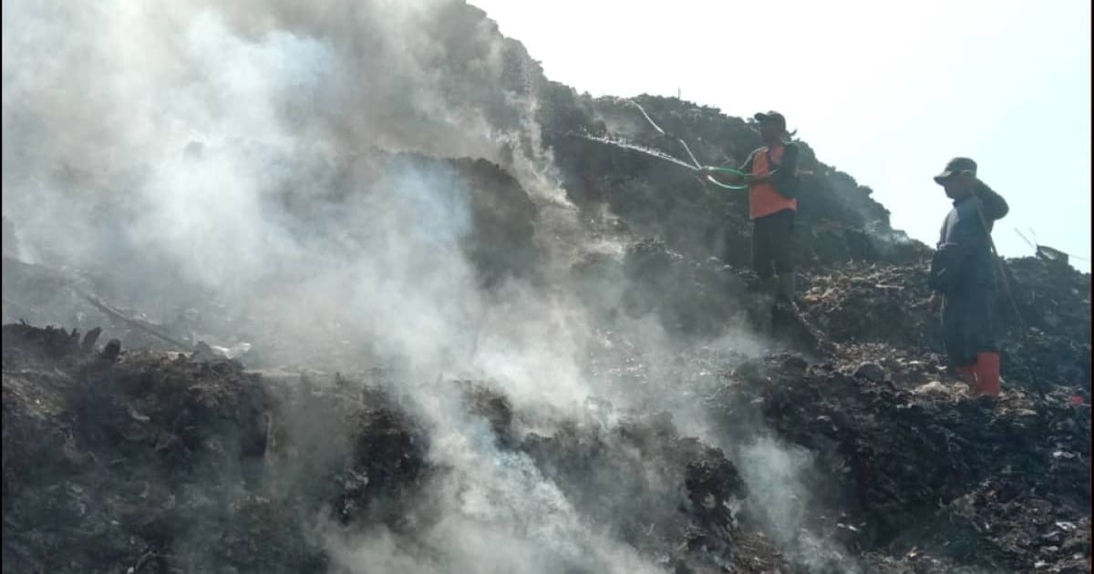 Fakta Kebakaran TPA Cikolotok Purwakarta: Area 1 Hektare Terdampak, DLH Beberkan Penyebab dan Upaya Pemadaman