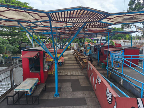 Teras Cihampelas Bandung: Dari Ikon Kota Jadi Reruntuhan, Siap Dibongkar?