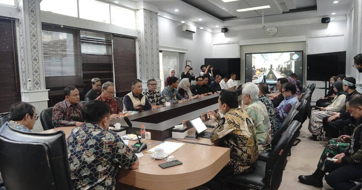 Garut Raih Penghargaan Elektrifikasi 100 Persen Listrik Hijau dari Pengembangan Panas Bumi