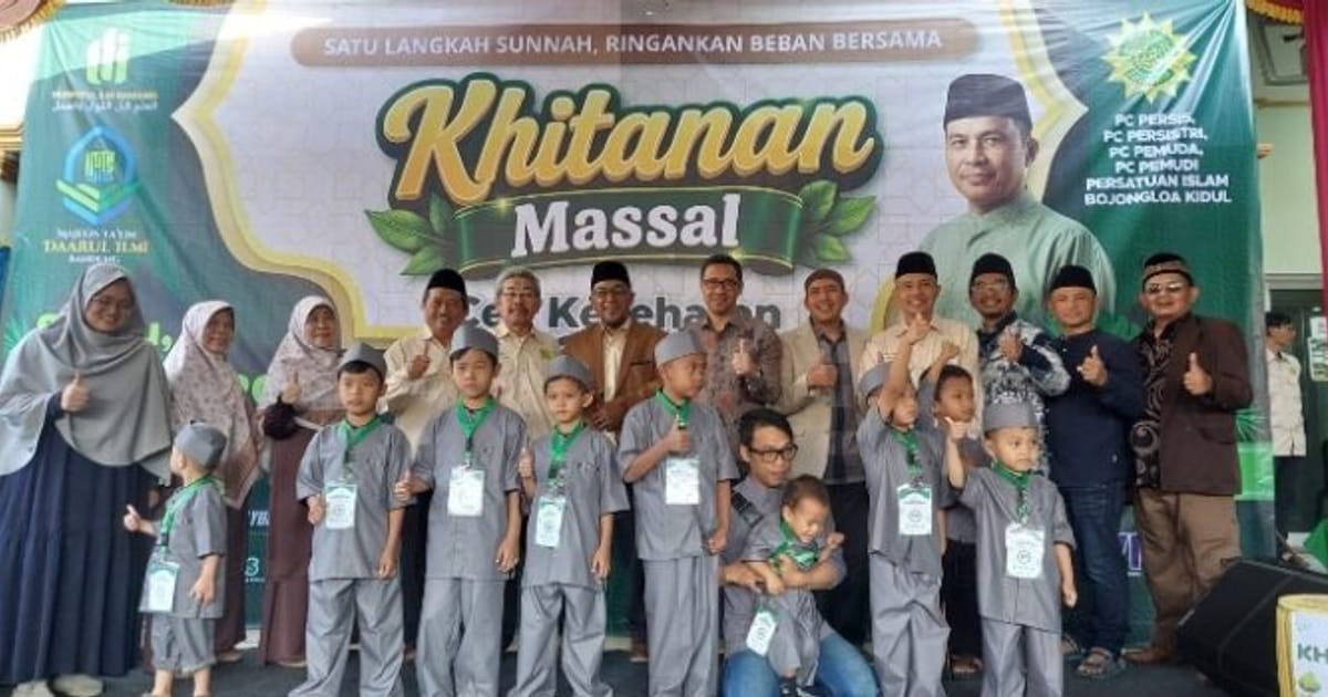 Gelar Khitanan Massal dan Cek Kesehatan Gratis, 25 Anak di Bojongloa Kidul Bandung Antusias