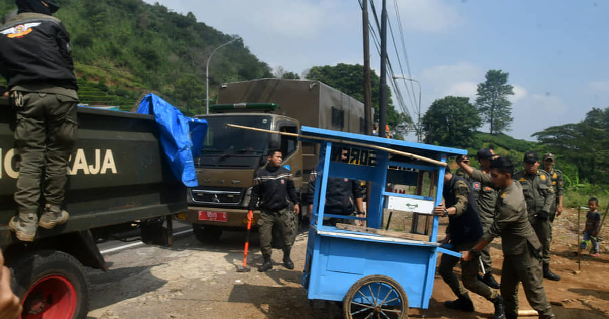 Geliat Ekonomi Pedagang Puncak: Bantuan Modal dan Kesempatan Kerja dari KDM