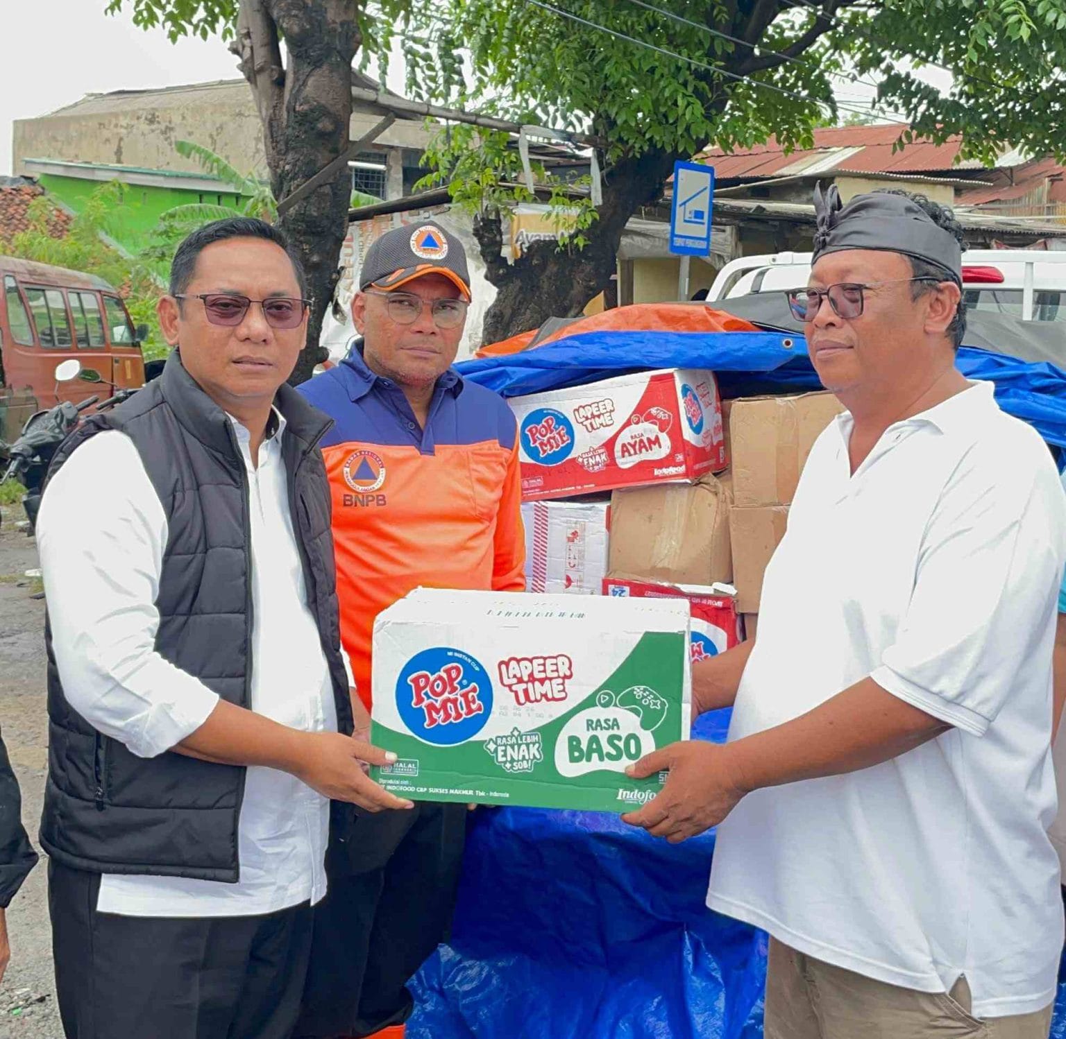 Gerak Cepat Plt Bupati Bekasi Tinjau Banjir dan Salurkan Bantuan kepada Warga Terdampak