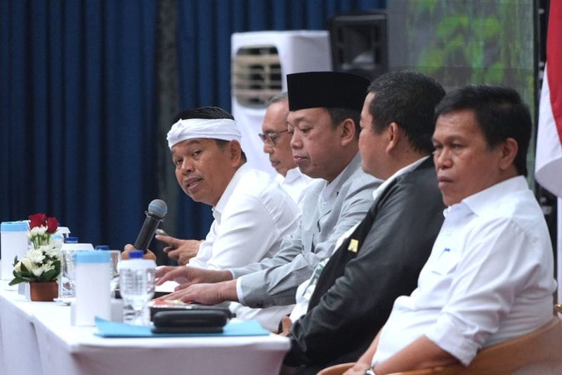 Jabar Siaga! Dedi Mulyadi Pangkas Bangunan Liar Tepi Sungai, Banjir Teratasi?