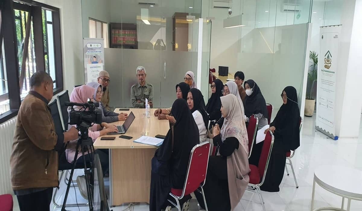 Gubernur KDM Cabut Izin SMK IDN Bogor: Orangtua Protes di Gedung Sate