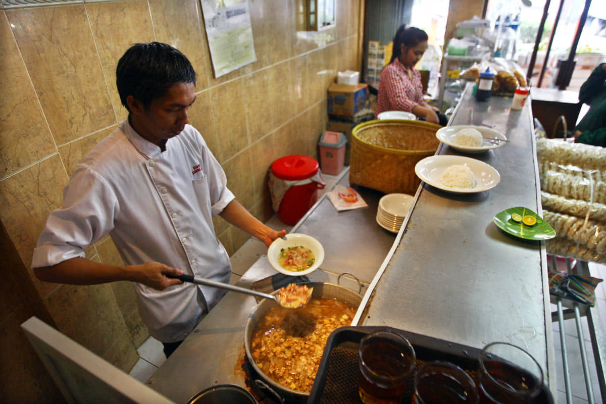 Hangatnya Bandung: Menguak Kelezatan 12 Kuliner Berkuah Ikonik