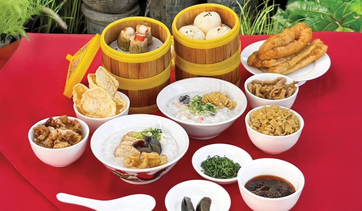 HARRIS Festival Citylink Bandung Luncurkan Bubur Malam Ang’Sory