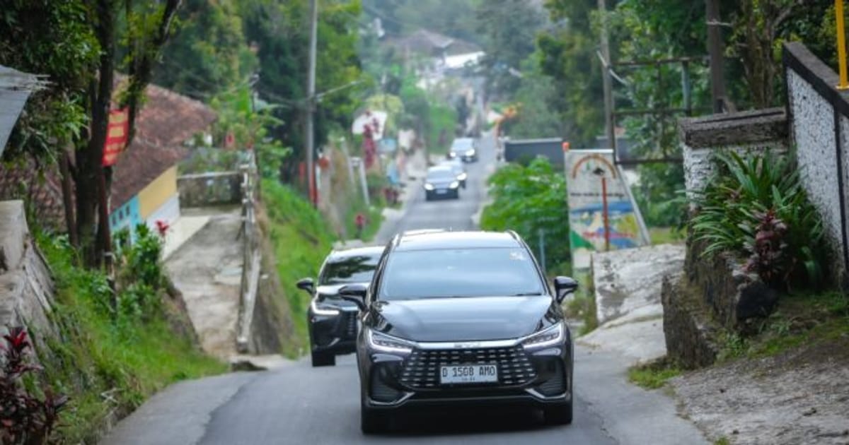 Hemat 1-2 Liter untuk 151 Km, Teknologi GASS BYD M6 PHEV Diuji di Bandung