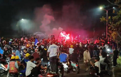 Indramayu Membiru: Ribuan Bobotoh Rayakan Hattrick Juara Liga 1 Persib Bandung