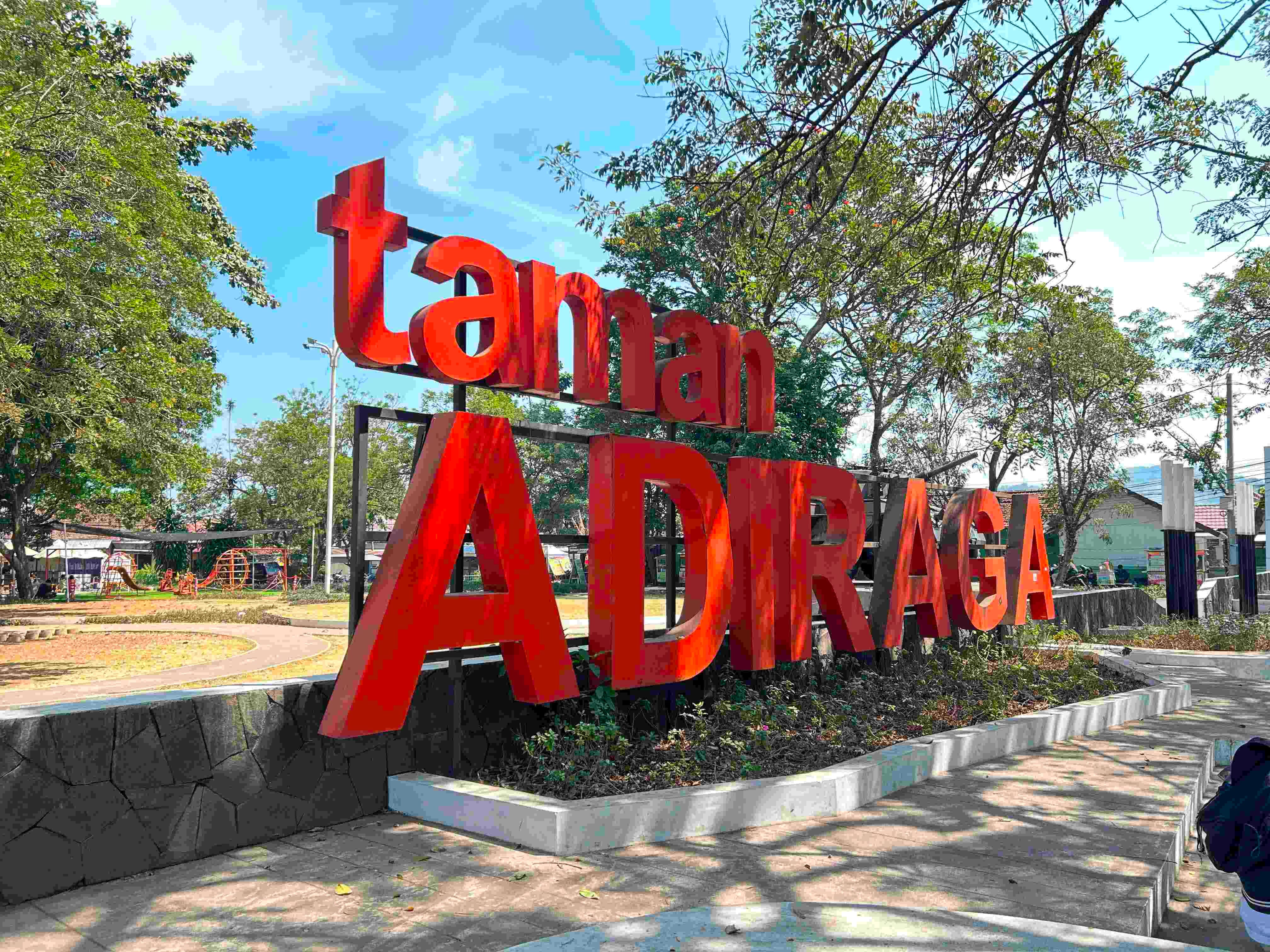 Jadi Taman Bersih, Begini Kiprah Petugas Adiraga Cimahi yang Berhasil Ubah Kebijakan Sampah
