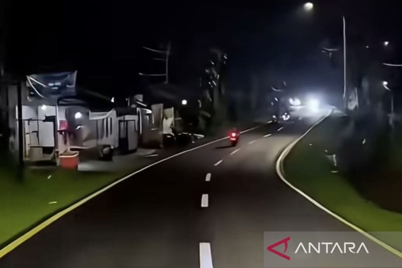 Jalur Cianjur-Sukabumi Kembali Normal Usai Penanganan Pohon Tumbang