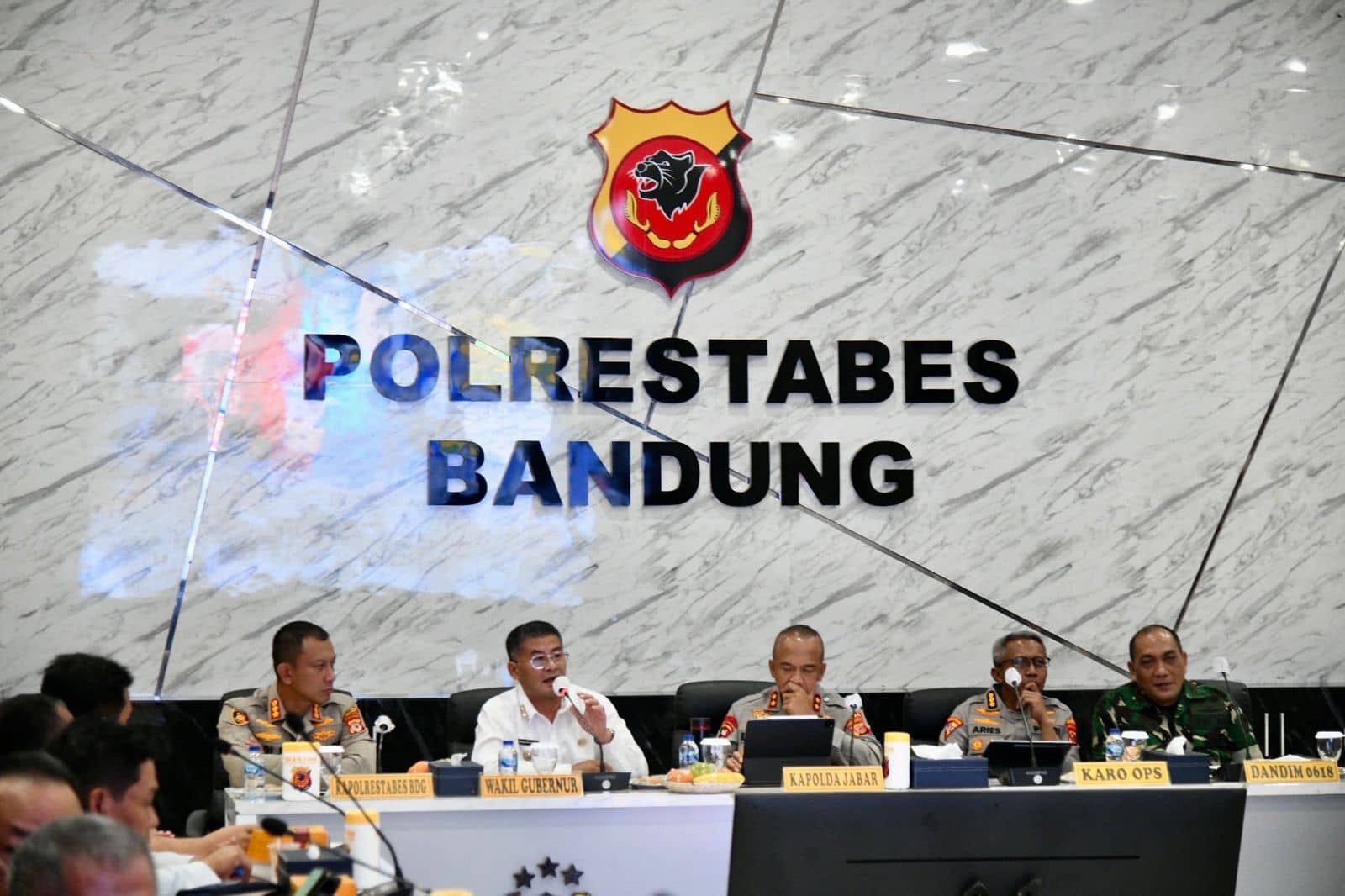 Jelang Persib vs Persija, Wagub Jabar Ajak Bobotoh Jaga Ketertiban