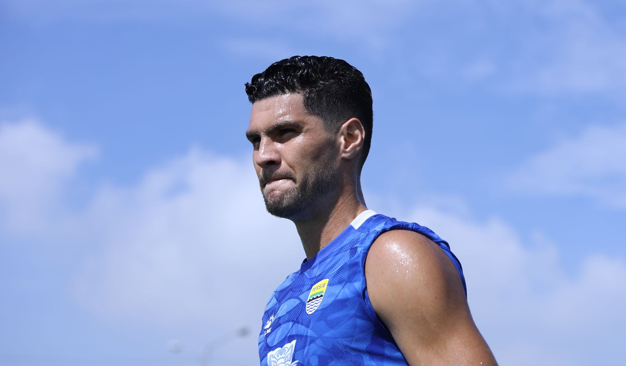 Julio Cesar Siap 100% Bela Persib di Laga Kontra Semen Padang Pekan 26