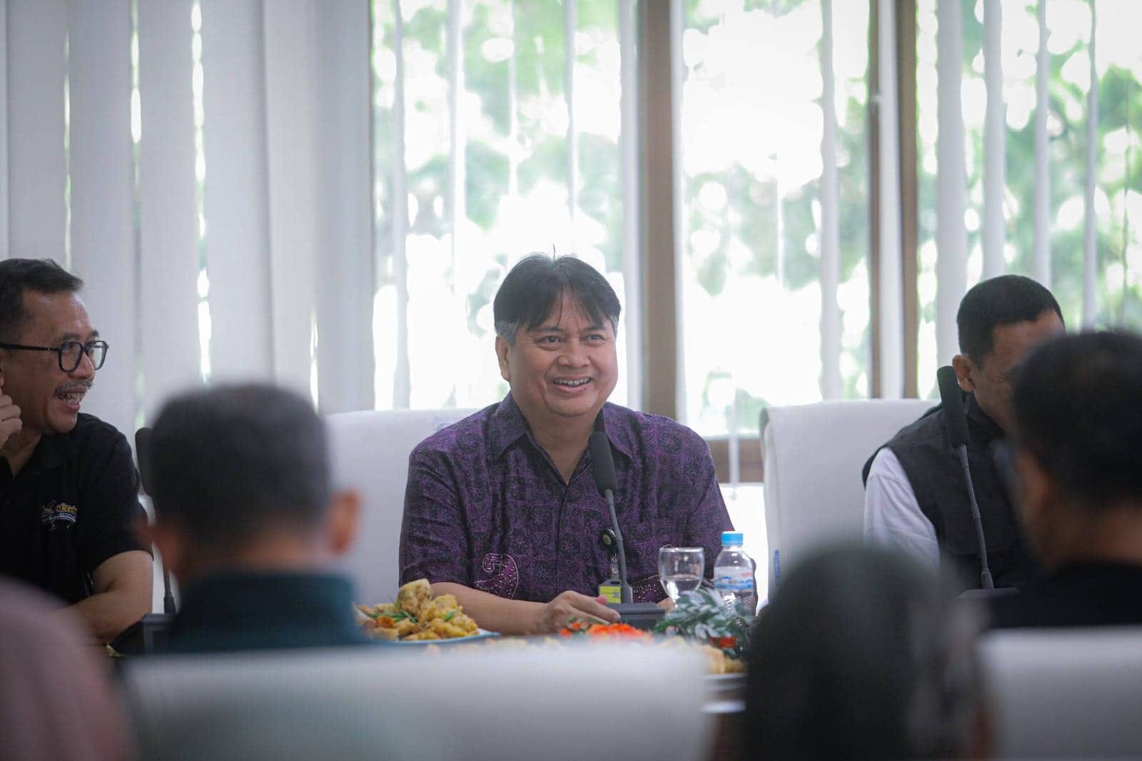 Lonjakan Turis Nataru Dongkrak PAD Bandung 2024: Target Terlampaui!