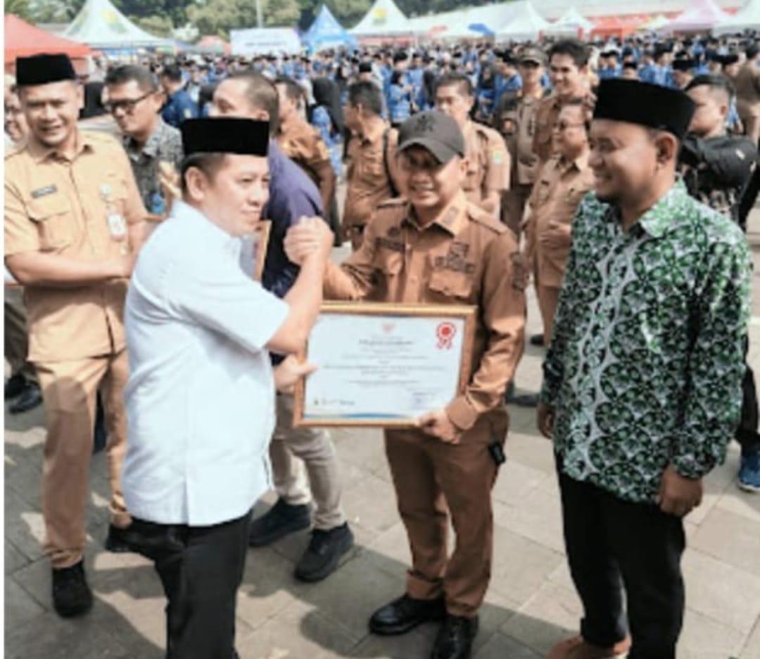 Kades Karawang Terbaik: H. Margono Sabet Anugerah Pajak Daerah 2025