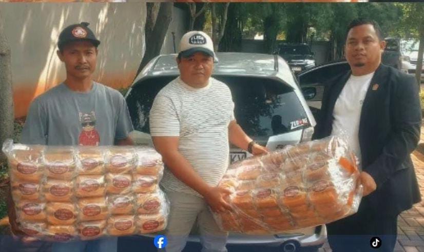 Karang Taruna Cikarang Selatan Salurkan Bantuan untuk Korban Banjir Pebayuran