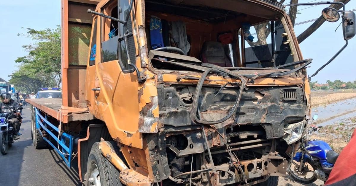 Kecelakaan Maut Indramayu: Grand Max Dihantam dari Belakang, 10 Tewas