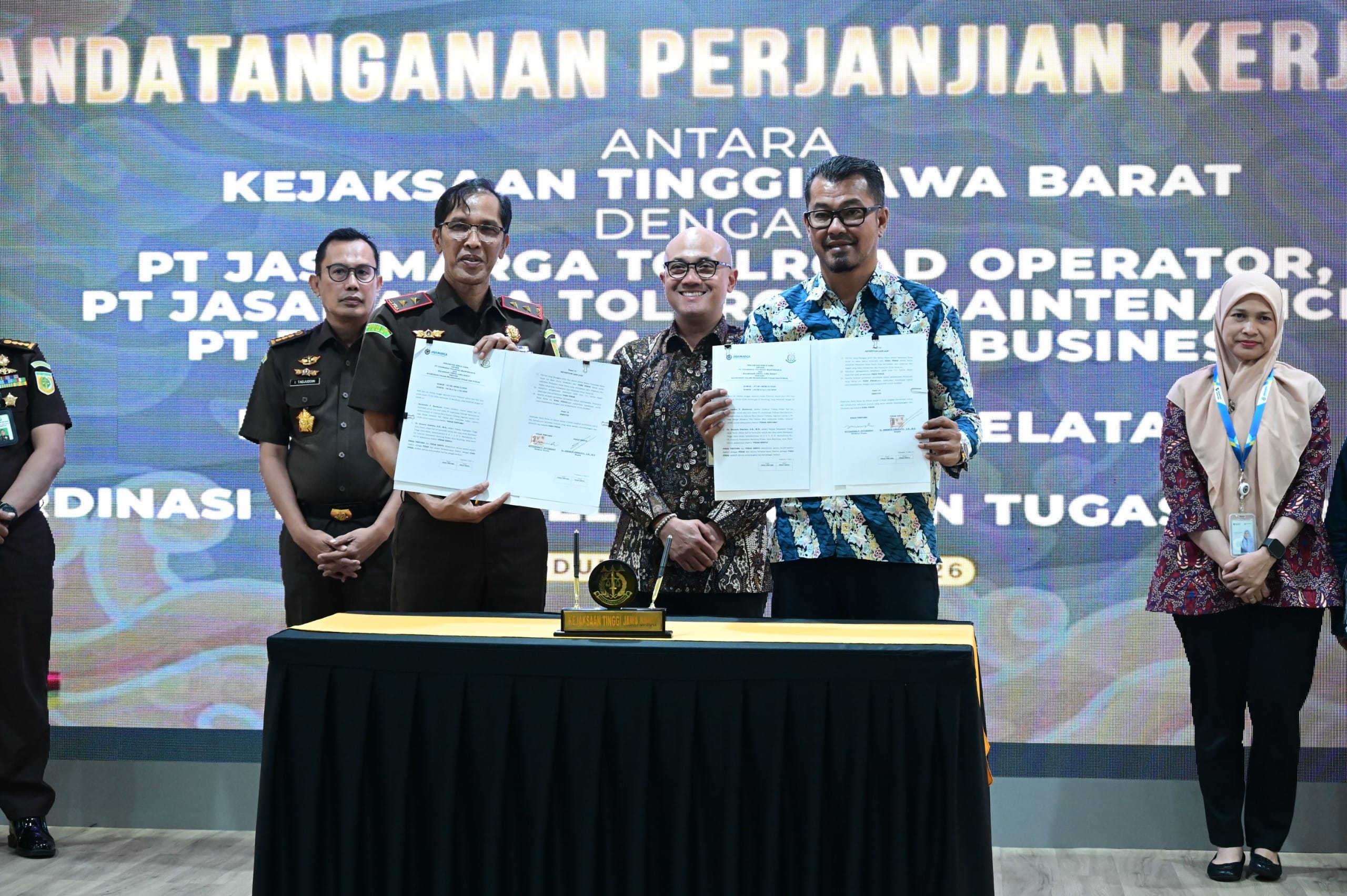 Kejati Jabar dan Jasa Marga Group Perkuat Sinergi Melalui Penandatanganan Perjanjian Kerja Sama