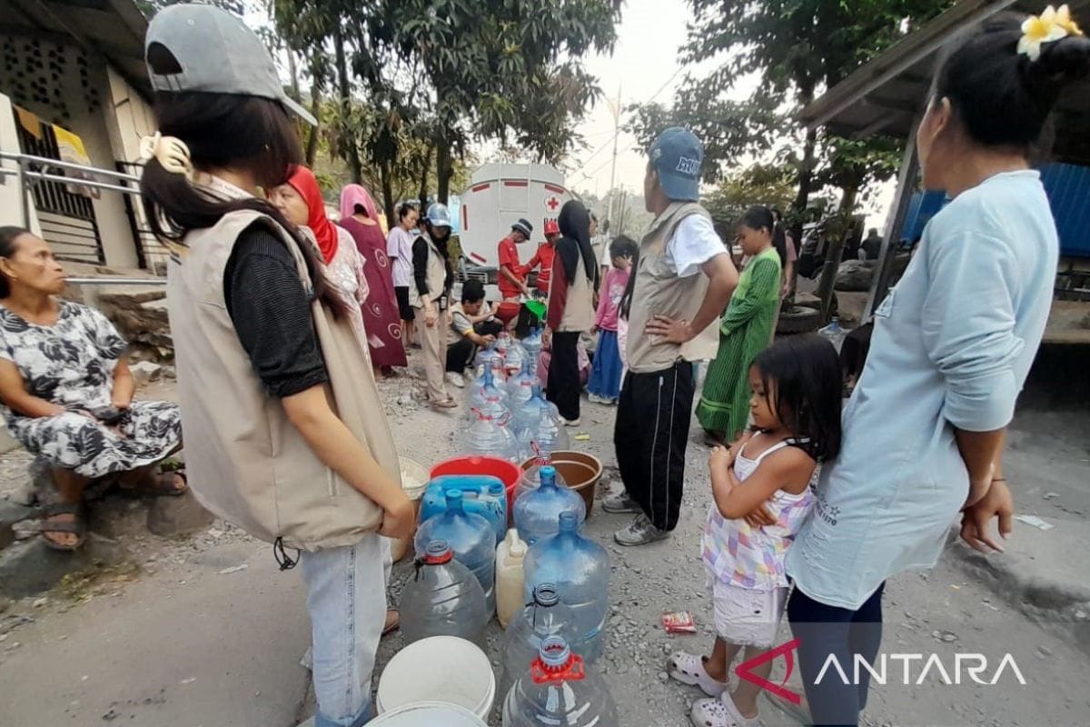 Kekeringan Parah di Cianjur: PMI Salurkan 10 Ribu Liter Air Bersih Harian untuk Warga Terdampak