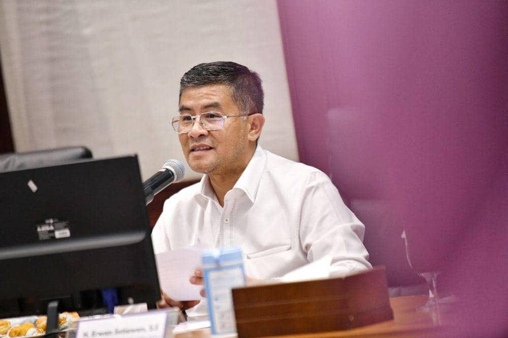 Kepuasan Publik Erwan Setiawan di Jabar di Bawah Dedi Mulyadi